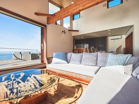 TV. Vacation Rental with a balcony / Yokosuka Kanagawa