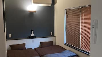 1 bedroom, desk, free WiFi, bed sheets