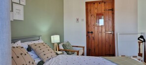 1 soverom, strykejern/-brett, wi-fi (inkludert) og sengetøy