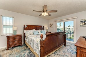 Leilighet, flere senger, bassengutsikt (Anna Maria Island Beach Waves) | 2 soverom og wi-fi (inkludert)