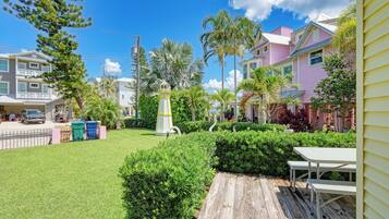 Studio (1 Bedroom) | Property amenity