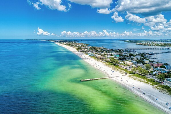 Studio (1 Bedroom) | Property amenity - AMI Lighthouse Cottage-one Minute Walk To The Beach-keyless Locks (Bradenton Beach)