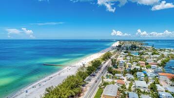 Studio (2 Bedrooms) | Property amenity