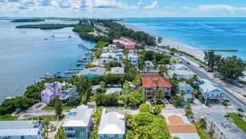 Studio (2 Bedrooms) | Property amenity