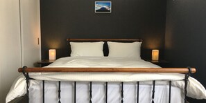 2 bedrooms, desk, iron/ironing board, free WiFi - Theme Suite 201 Overlooking the seaArt museum style mansion designed by architect for photographe / Uruma Okinawa (Uruma)