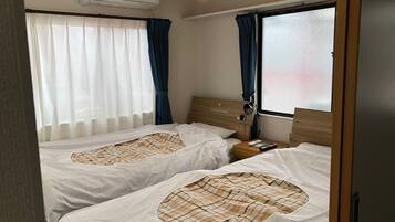 3 bedrooms, desk, free WiFi, bed sheets