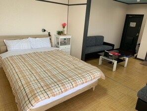 1 habitación, escritorio, wifi gratis y ropa de cama 