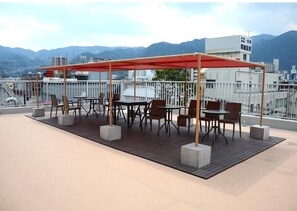 تناول الطعام بالخارج