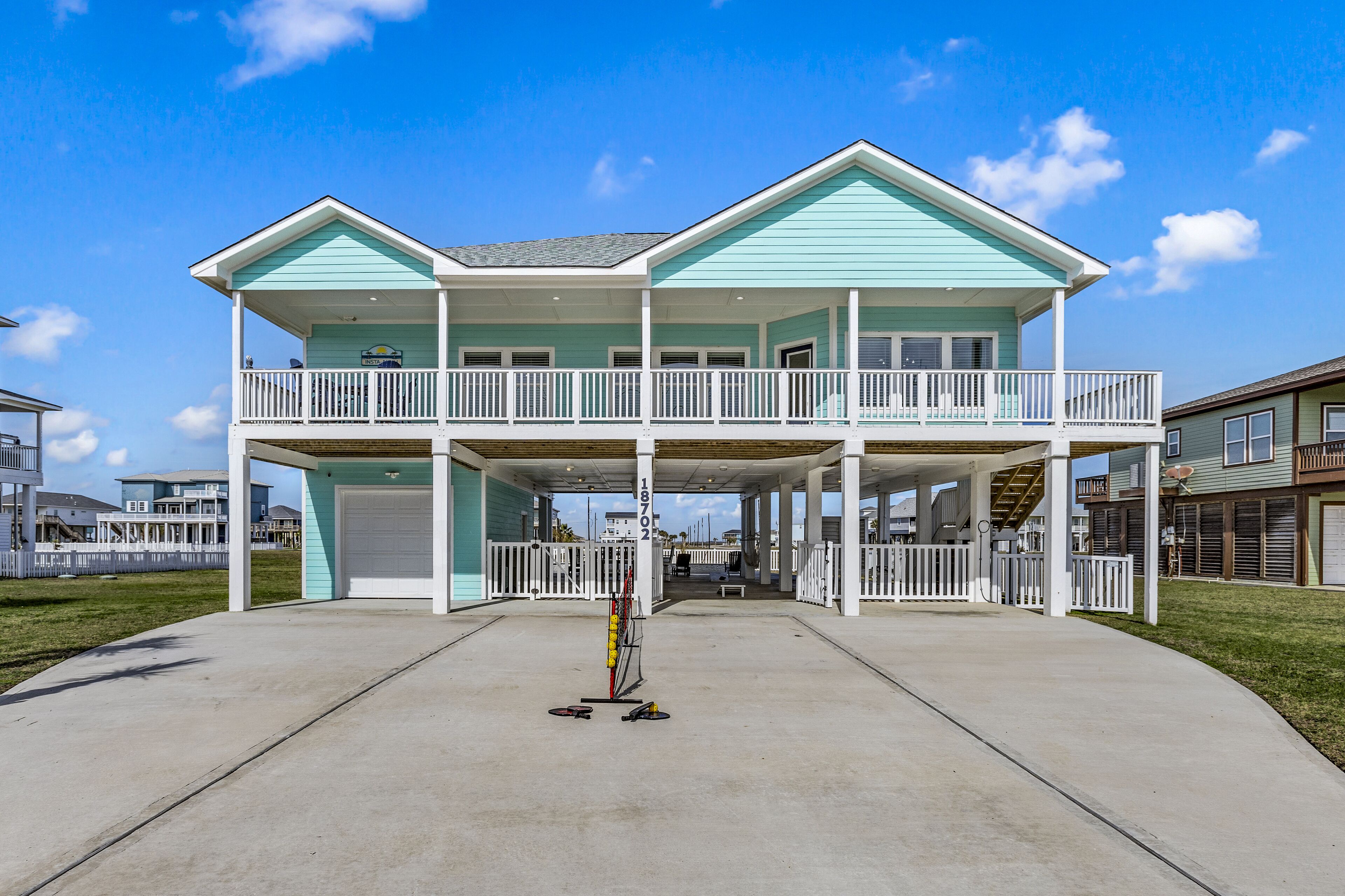 Insta-Ahhh! - A coastal haven in Indian Beach. Epitome of relaxation and style!