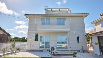 屋外ダイニングエリア