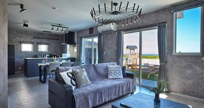 A newly built 3story inn overlooking the Pacific / Isumi Chiba