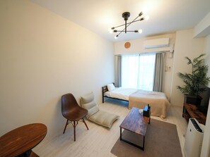 1 habitación, escritorio, wifi gratis y ropa de cama 