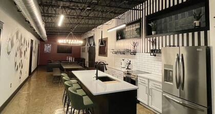 Black house stays sleeps 10