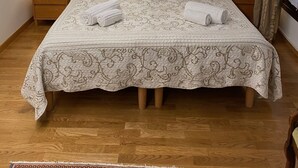 1 soverom, skrivebord, strykejern/-brett og wi-fi (inkludert)