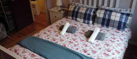 2 slaapkamers, een strijkplank/strijkijzer, wifi, beddengoed