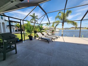 Terrace/patio - Water Front, Heated Pool, Tiki, Large Lanai (Cape Coral)
