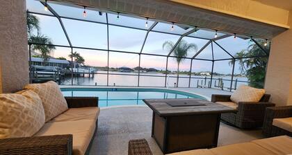Water Front, Heated Pool, Tiki, Large Lanai