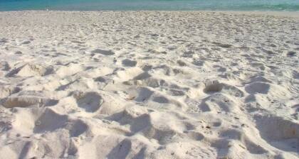 Cabanas Sea View APT in Golden