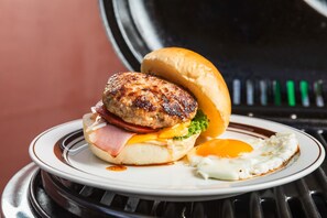 Alimentos y bebidas