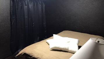 2 多间卧室、免费 WiFi、床单