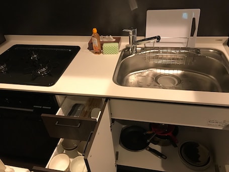 Fridge, microwave, stovetop, cookware/dishes/utensils. CastleTokura2 6ppl 2prkg checkout1200 Pet - Nibankan / Akiruno Tokyo