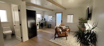 Cayucos Cottage Studio ll Modern Peak-A-Boo Ocean Views