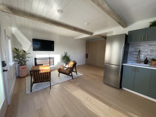 Modern Cayucos Bungalow - Ocean Views and Hot Tub