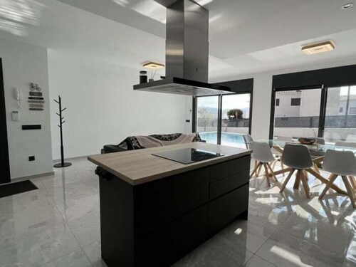 Modern house Mas Bosca, with swimming pool and garden AV 67