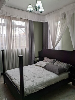 2 bedrooms, iron/ironing board, WiFi, bed sheets