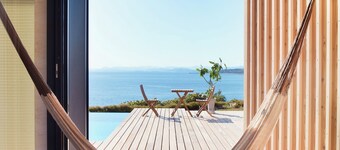 entire building An open feeling overlooking the ocean All rooms have ocean views 8 people / Aki Kōchi