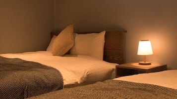 1 habitación, escritorio, tabla de planchar con plancha y wifi gratis