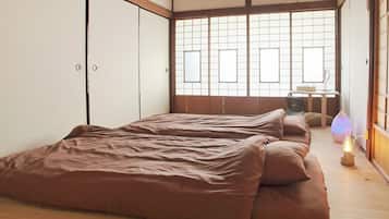 3 bedrooms, desk, free WiFi, bed sheets