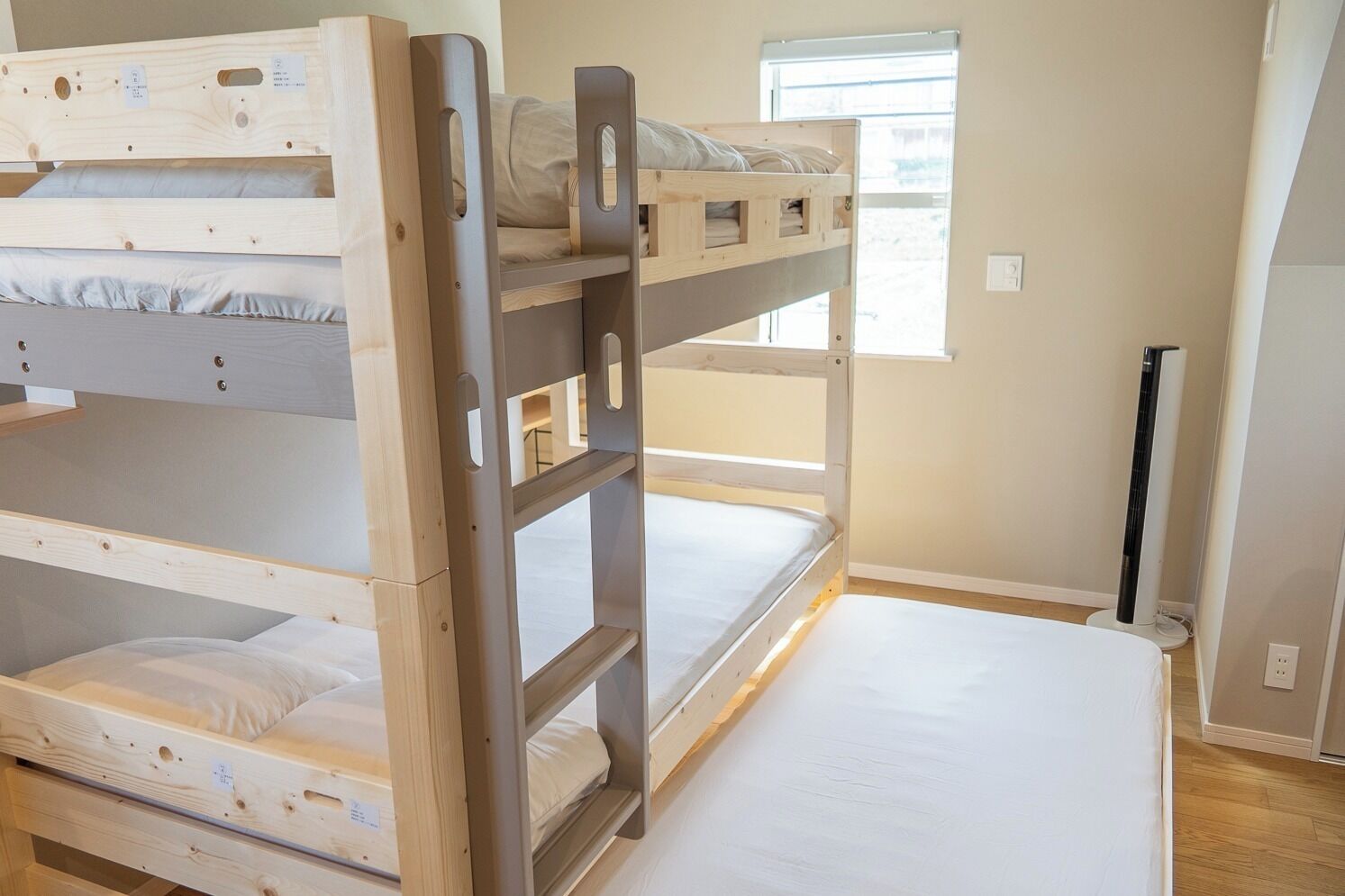 1 bedroom, desk, free WiFi, bed sheets