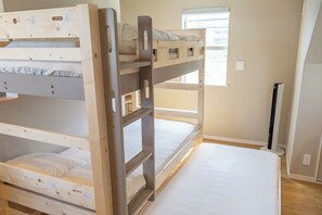 1 camera, una scrivania, Wi-Fi gratuito, lenzuola