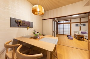 Dining - 3 minutes from Kishisato Station on the Yotsubashi Subway Line - MONKishi Smile / Osaka Ōsaka (Osaka)