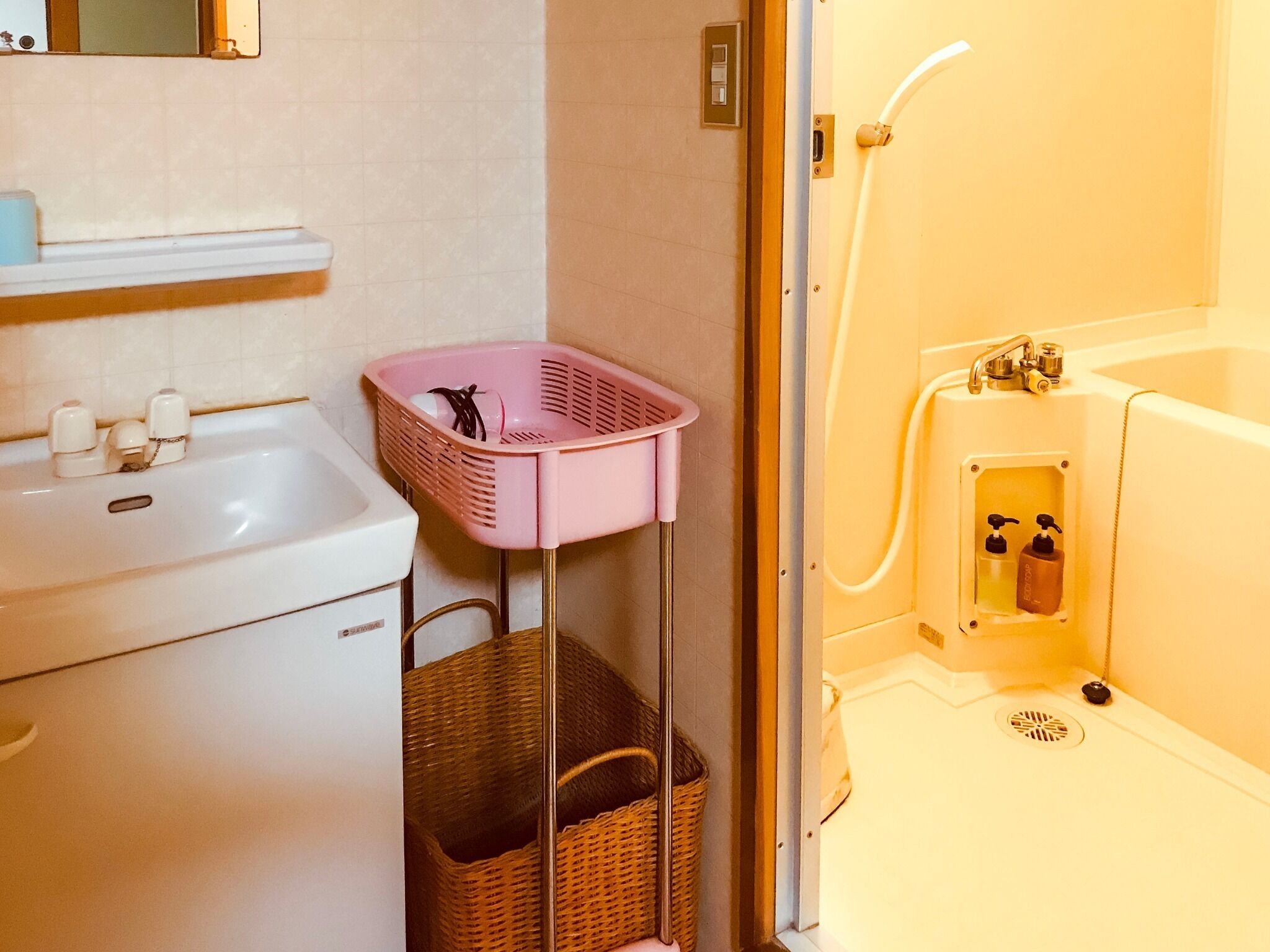 Hair dryer, towels