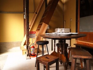 Dining - Higashi Matsuyamachi East 7 minutes from Gojo St / Kyoto Kyōto (Kyoto)