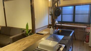 Fridge, microwave, stovetop, cookware/dishes/utensils