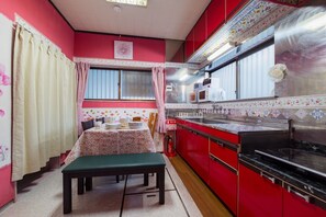 Fridge, microwave, stovetop, cookware/dishes/utensils