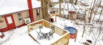 Hillside Sparta Cabin Hot tub Wi-Fi Dog Friendly