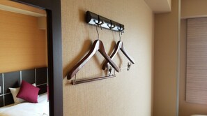 1 dormitorio, escritorio, tabla de planchar con plancha y wifi gratis