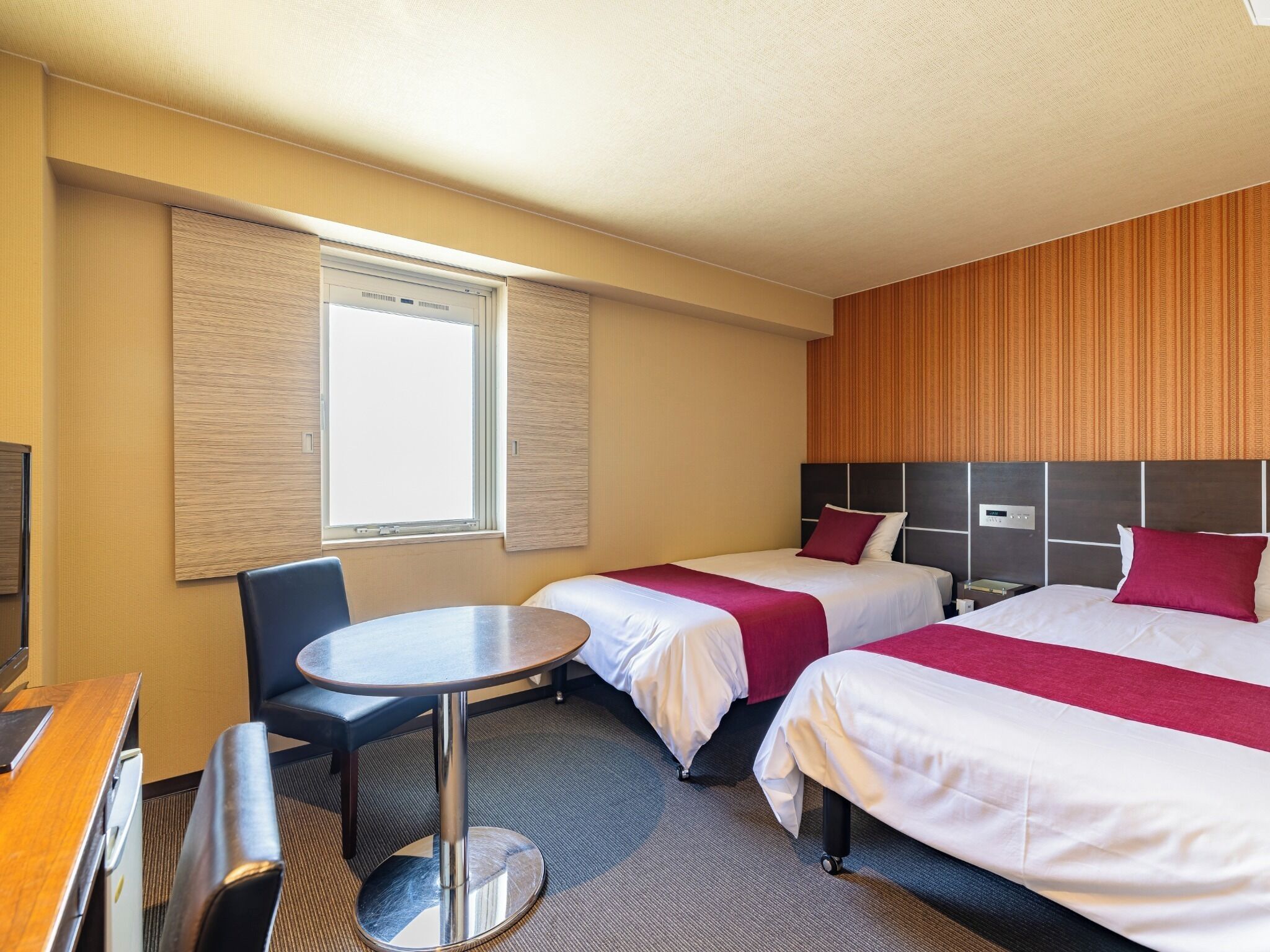 1 室のベッドルーム、デスク、アイロン / アイロン台、WiFi (無料)