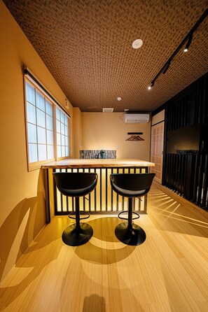 Bar (in der Unterkunft)