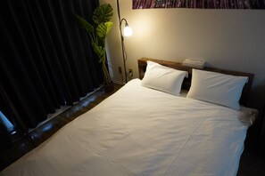 1 bedroom, desk, free WiFi, bed sheets