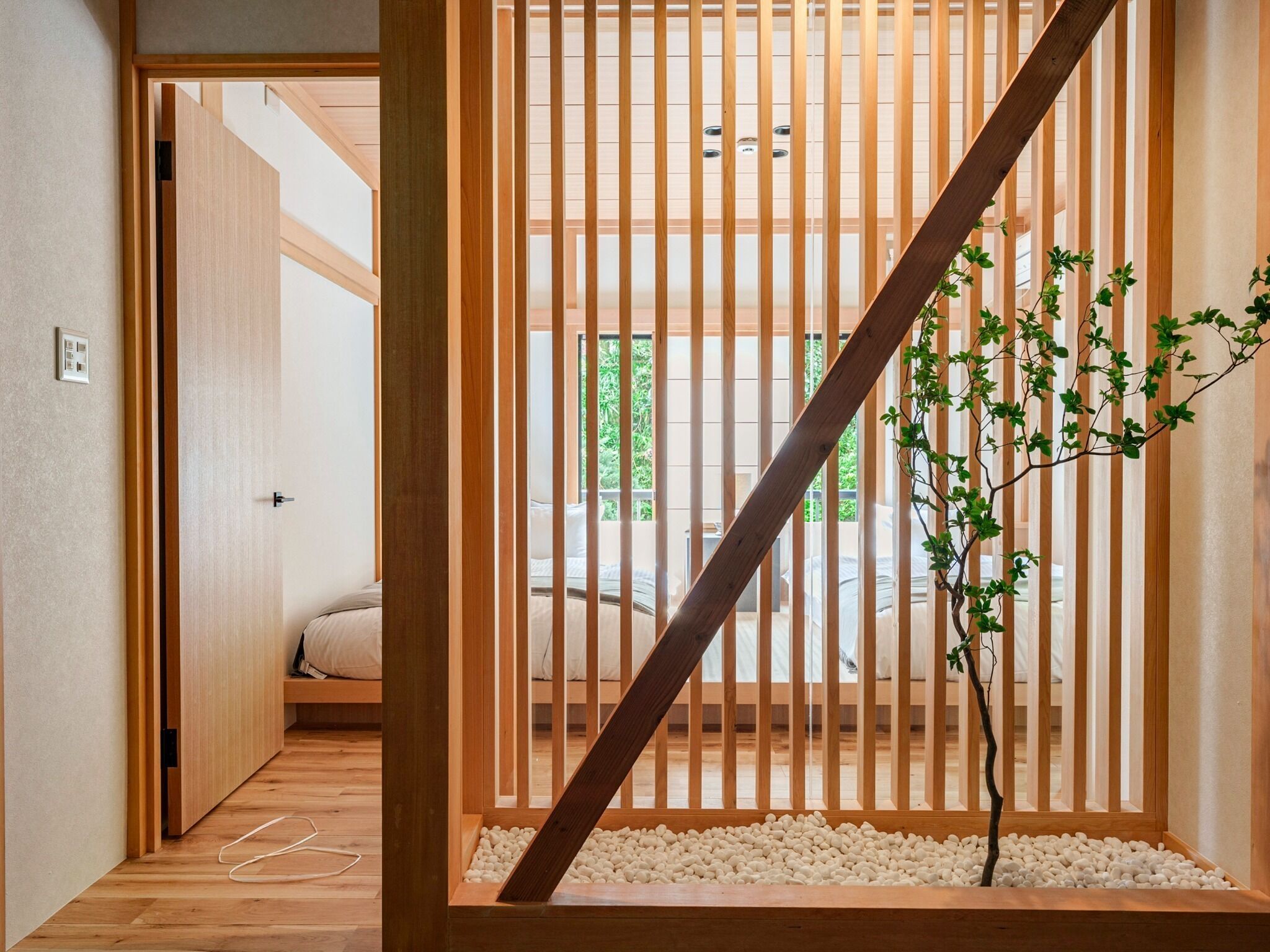 3 室のベッドルーム、デスク、WiFi (無料)、ベッドシーツ