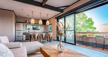 A private inn surrounded by orange trees / Atami Shizuoka