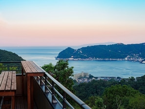 Property grounds - Rental villa with tree terrace and natural hot springs with ocean views in all rooms / Atami Shizuoka (Atami)