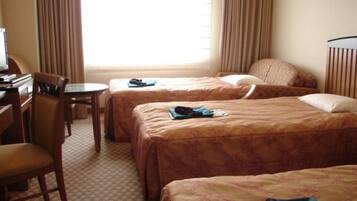 1 室のベッドルーム、デスク、アイロン / アイロン台、WiFi (無料)