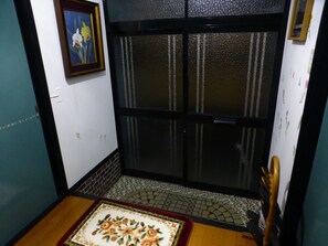 Interior - Koya Kayaki Green / Yufu Ōita (Yufu)