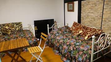 2 habitaciones, escritorio, wifi gratis y ropa de cama